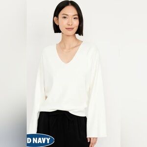 Old Navy Cream V-Neck Sweater